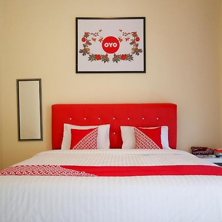 Oyo 2202 Delima Guest House Syariah Padang  Luaran gambar