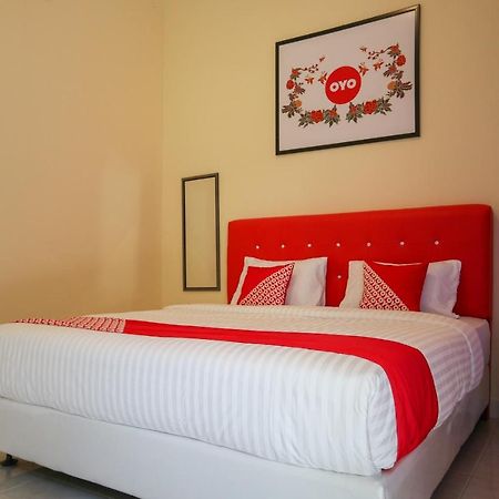 Oyo 2202 Delima Guest House Syariah Padang  Luaran gambar